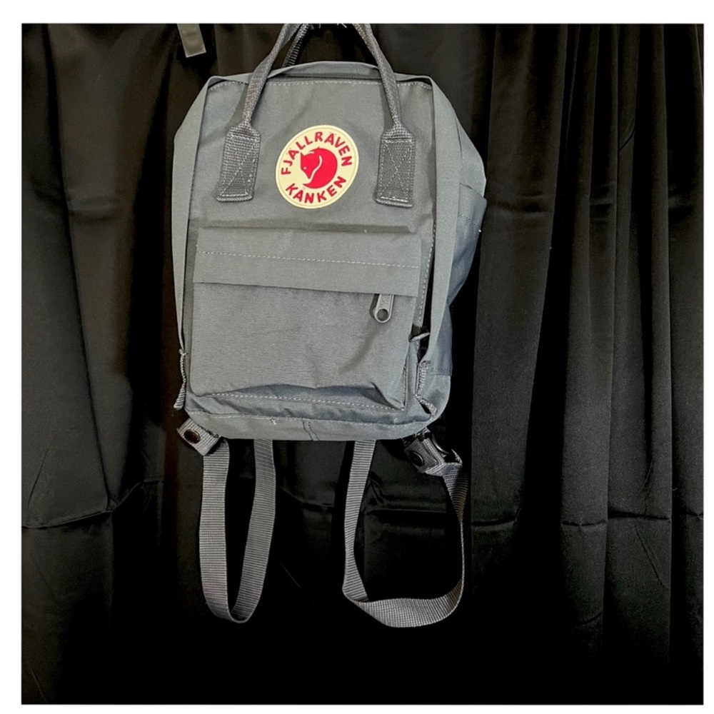 fjällräven känken mini- great condition Urban Outfitters